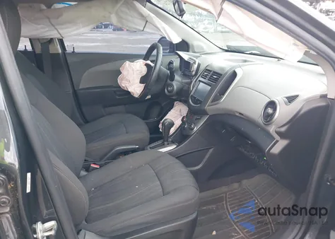 2016 Chevrolet Sonic Lt Auto из США, поврежденный, VIN 1G1JC6SH7G4115935